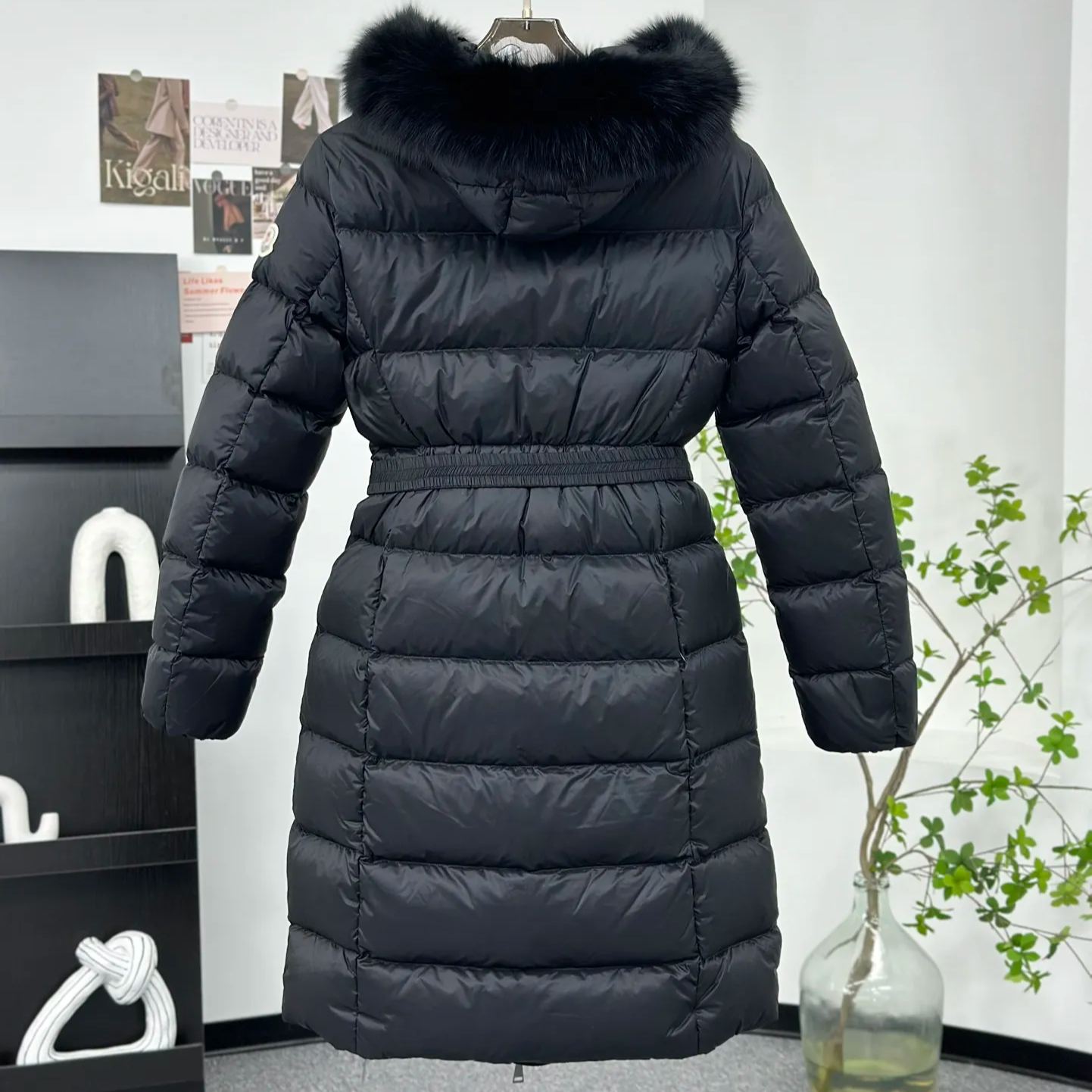 Moncler Boedic long down jacket（J20931C00022595FE999）