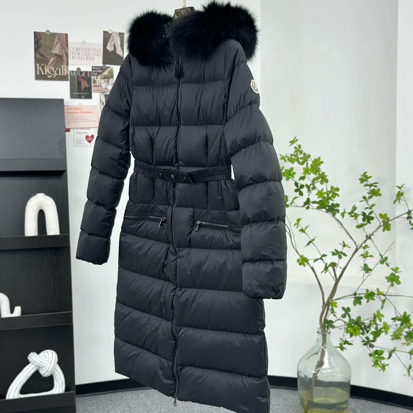 Moncler Boedic long down jacket（J20931C00022595FE999）