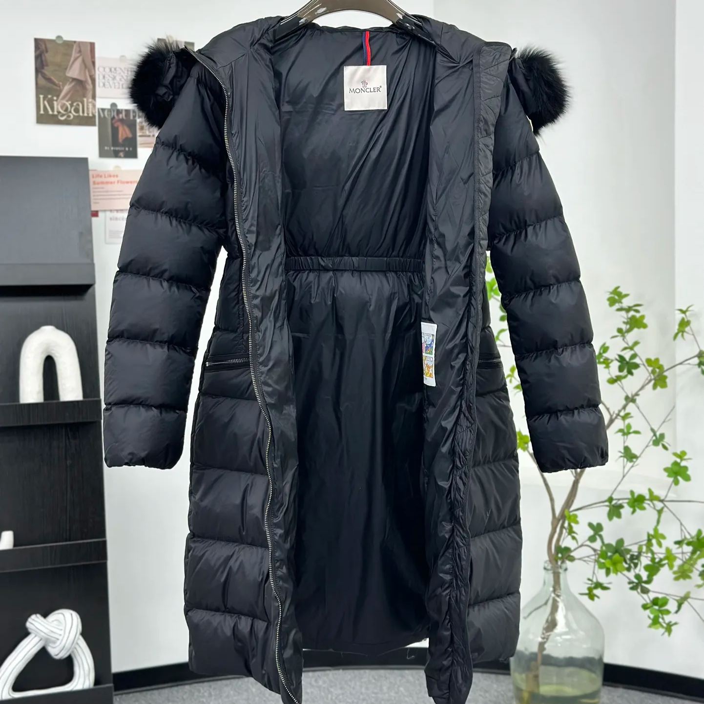 Moncler Boedic long down jacket（J20931C00022595FE999）