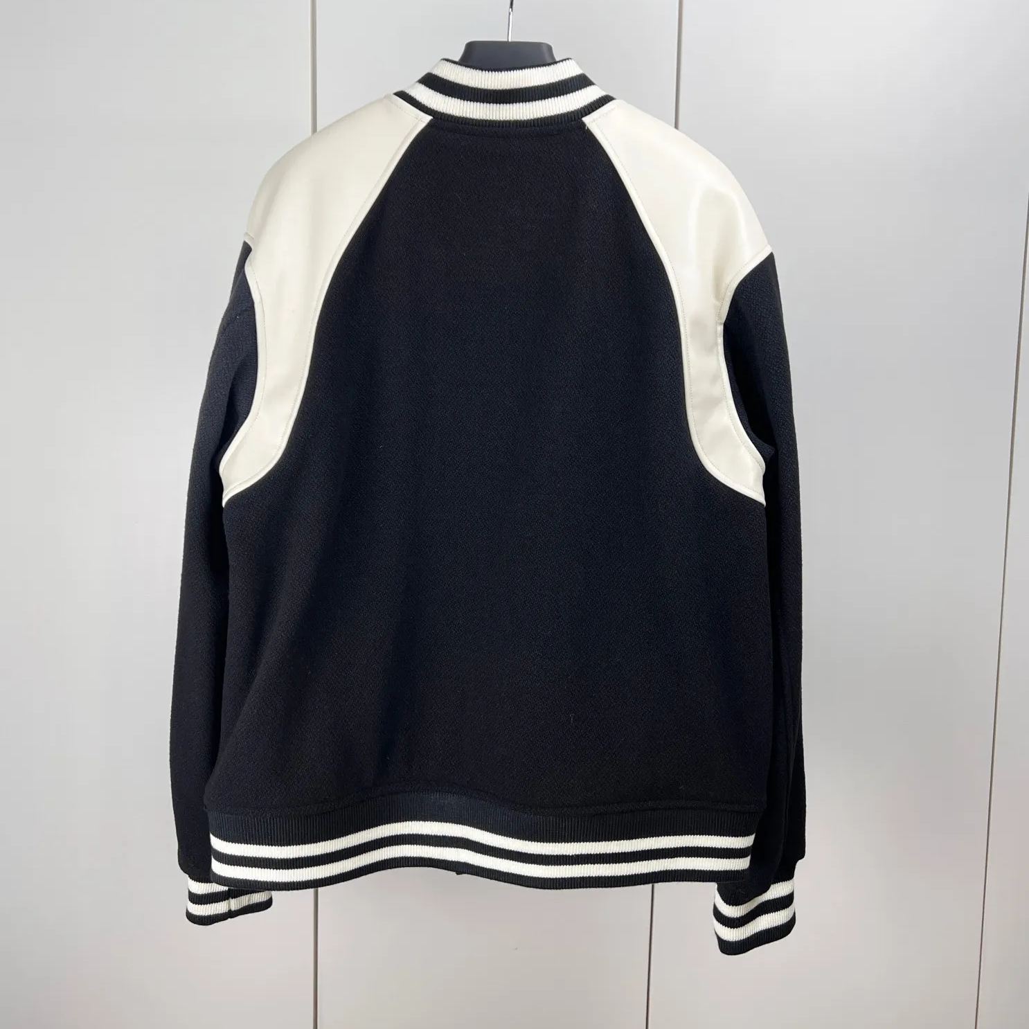 CELINE classic teddy jacket in textured woolテクスチ (2V39V896C-38NO）