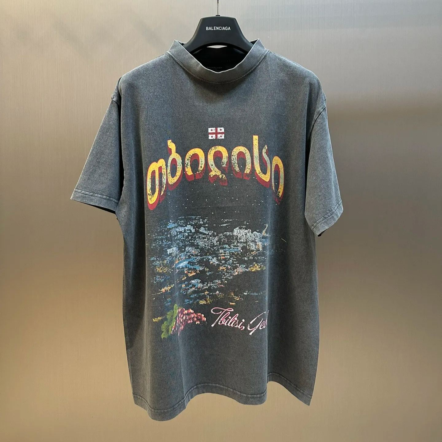 BALENCIAGA Men's Tbilisi T-Shirt Oversized BALENCIAGA Men's Tbilisi T-Shirt Oversized