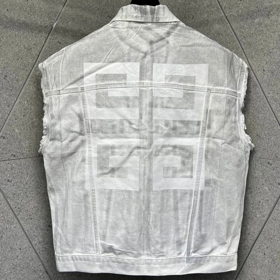 Givenchy Oversized sleeveless jacket in denim in - grey/white（BM012A5Y4U-069）