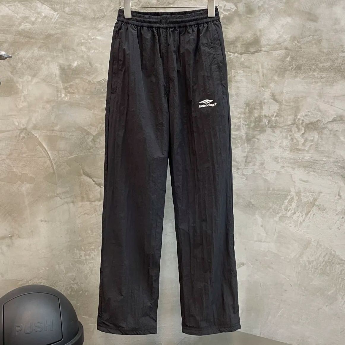 BALENCIAGA3B SPORTS ICON tracksuit pants（763437TNQ251000）