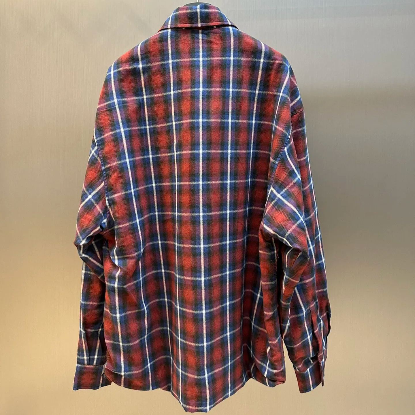 BALENCIAGA Men's Lined Shirt in Red/blue (768767TRM226104）