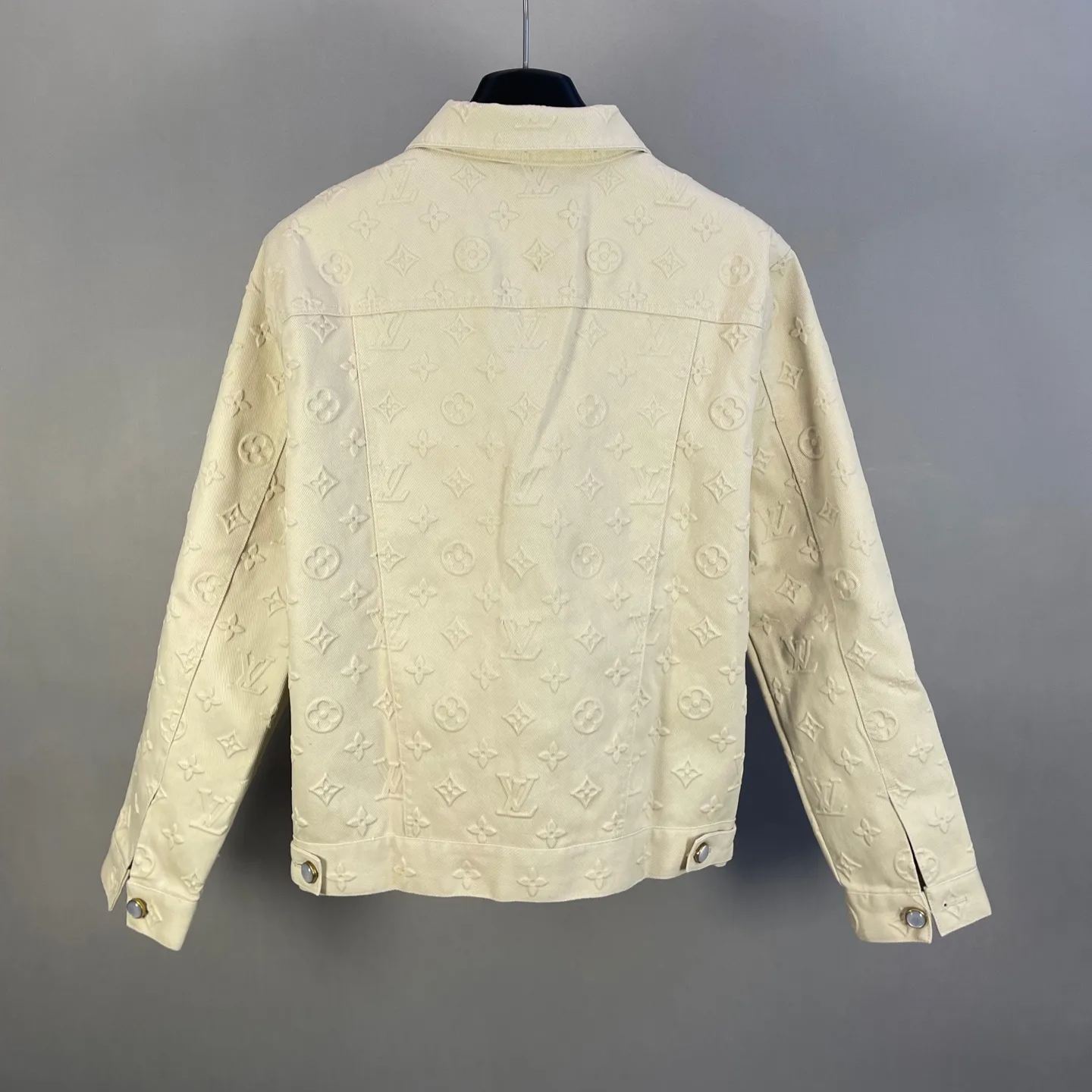 Louis Vuitton Monogram Embossed Denim Jacket（1AHBEV）