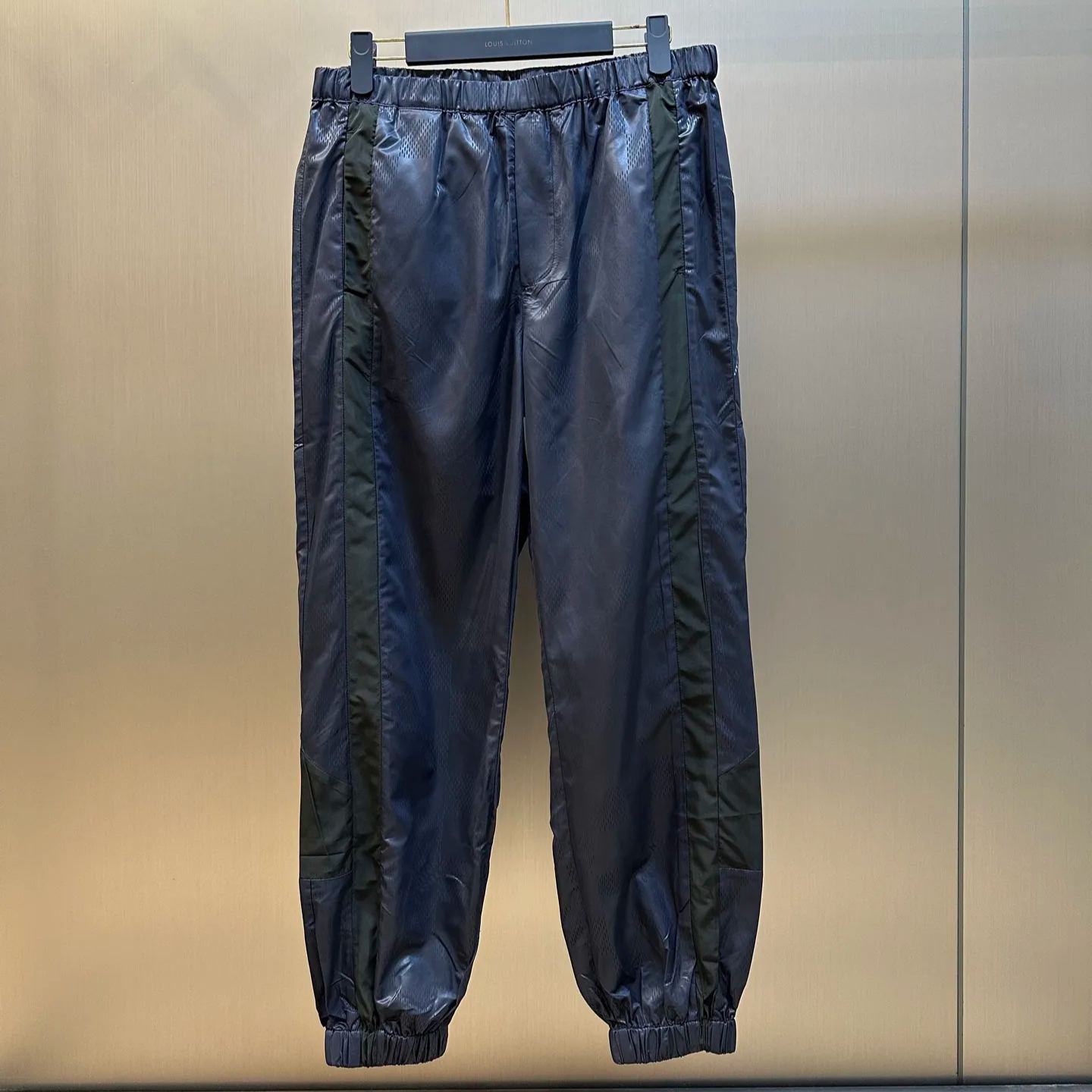Louis Vuitton Nylon travel track pants（1AGJKS）