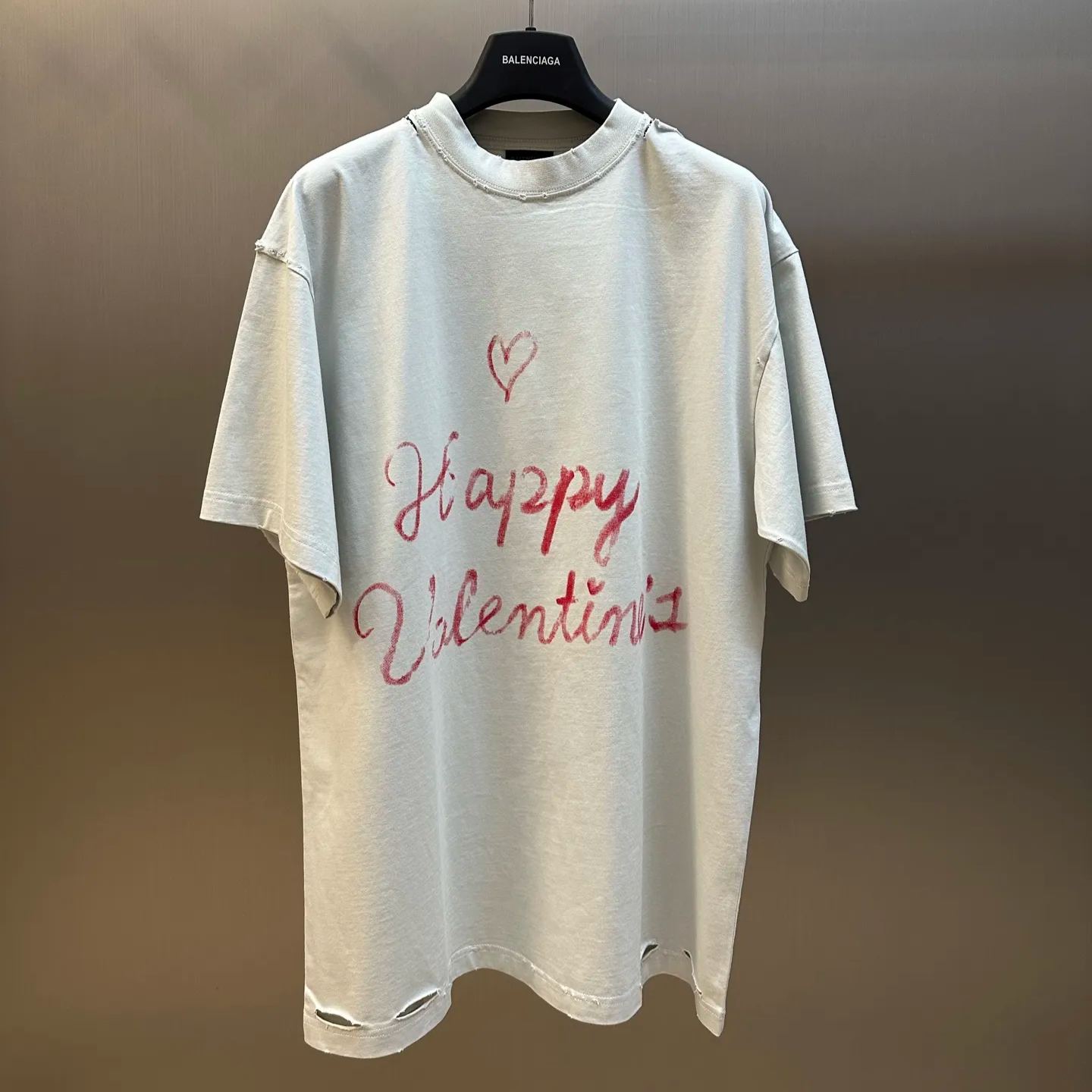 BALENCIAGA  Women's Lipstick Valentines T-Shirt, Small Fit, in White (811746TRVR29012）