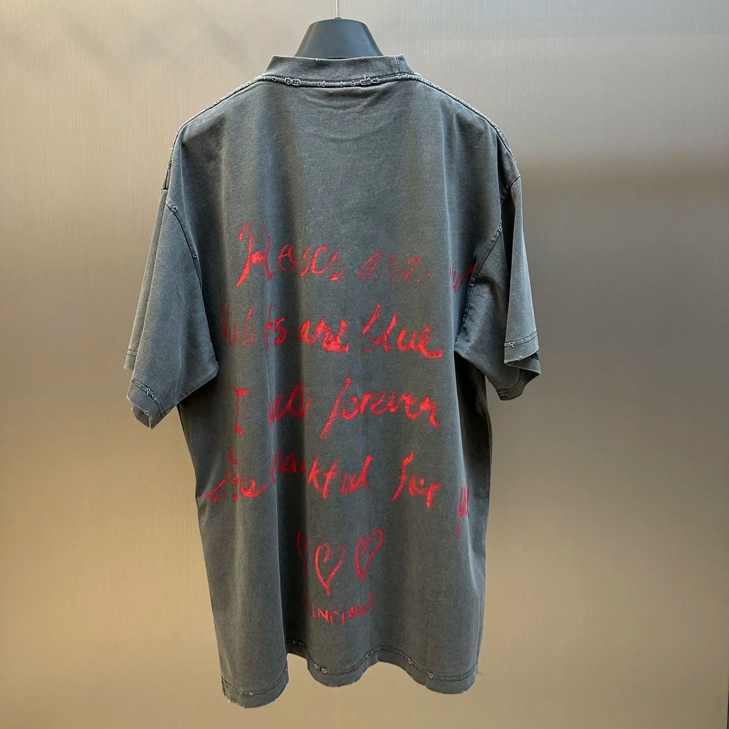 BALENCIAGA  Women's Lipstick Valentines T-Shirt, Small Fit, in White (811746TRVR29012）