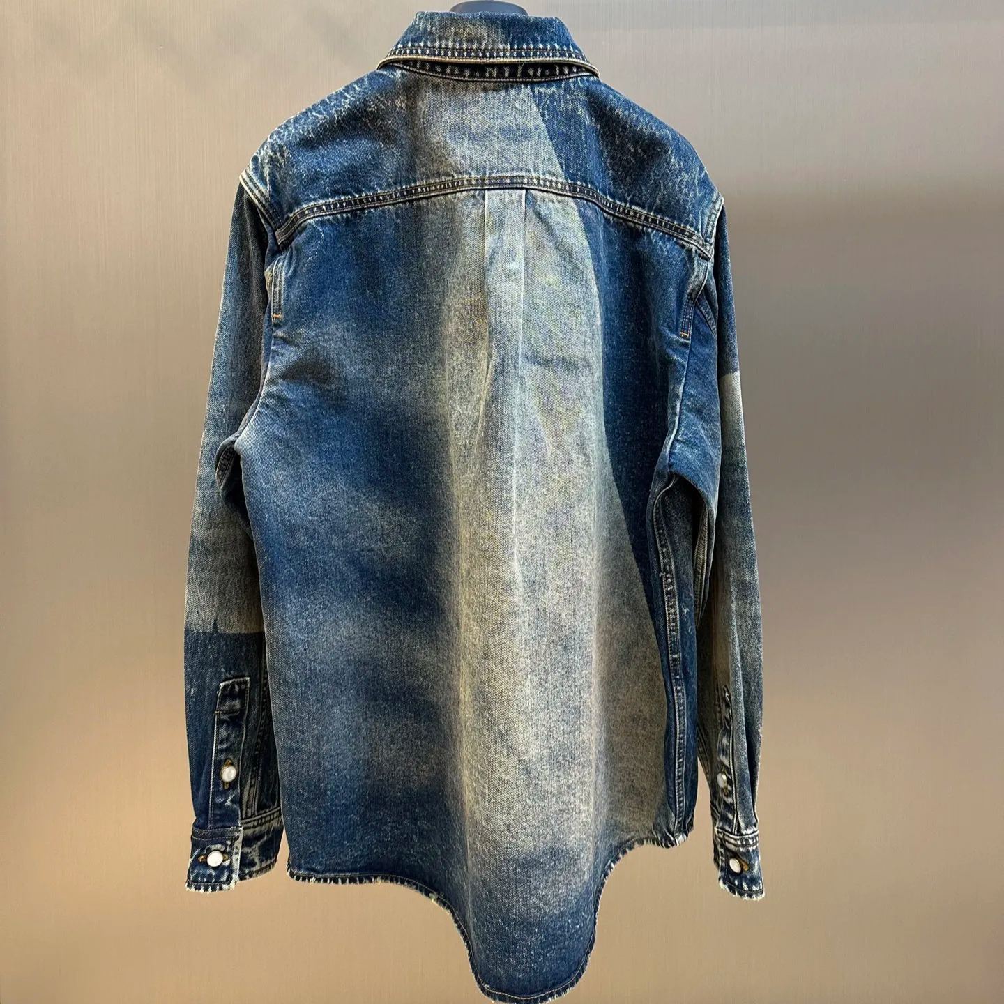Louis Vuitton Sunfaded Effect Denim Long-Sleeved Shirt "Indigo"（1AHCI6）