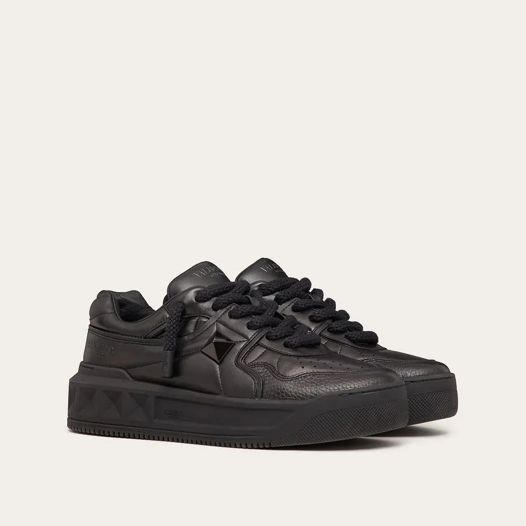VALENTINO ONE STUD XL low-top sneakers in nappa leather（1Y0S0G37XTM0NO）