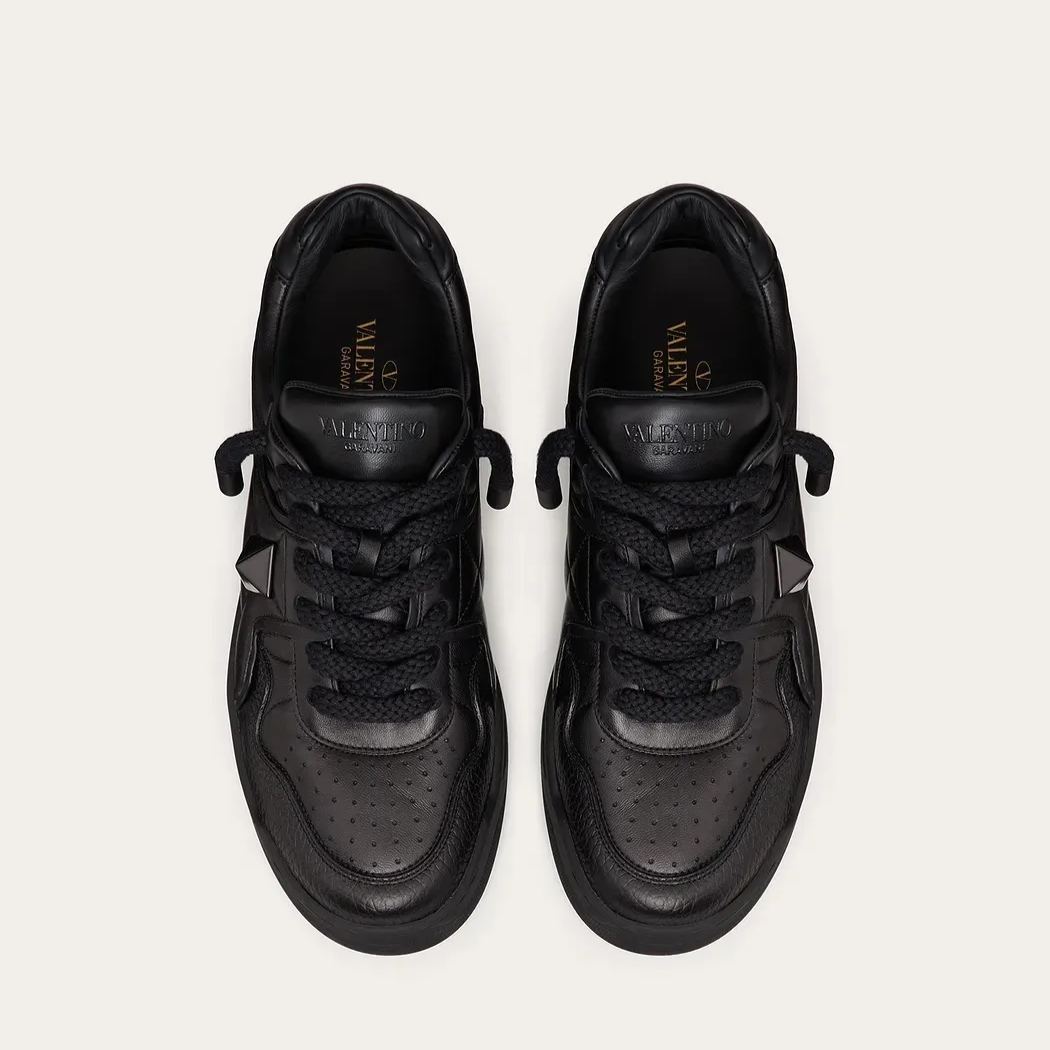 VALENTINO ONE STUD XL low-top sneakers in nappa leather（1Y0S0G37XTM0NO）