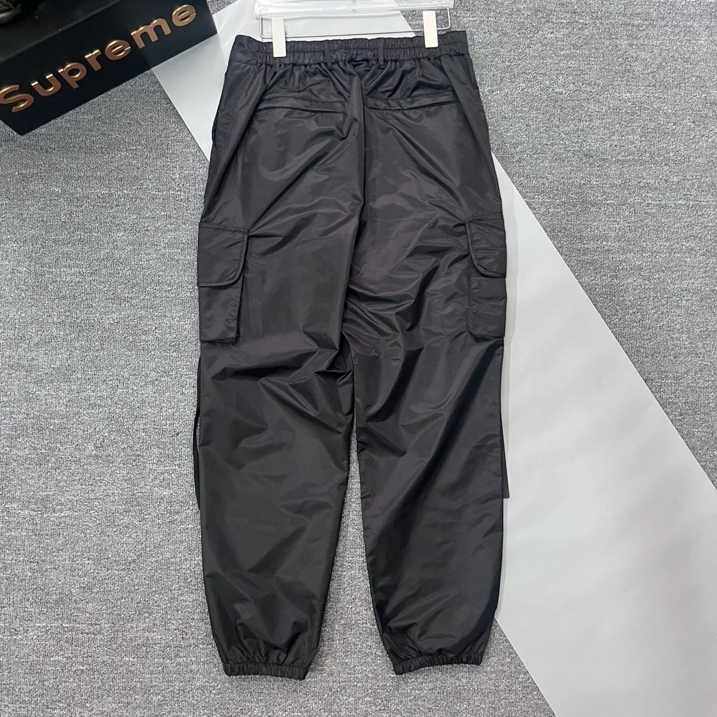 Prada Men's Black Polyamide Pants（SPH130S211-1WQ8-F0002）