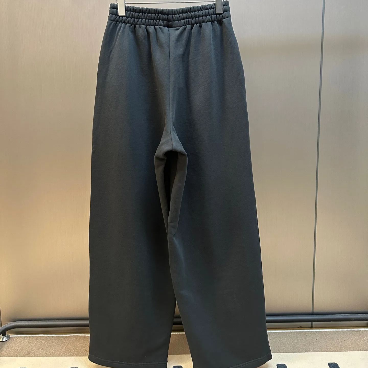 BALENCIAGA Men's Basketball Series - Baggy Sweatpants in Black (803266TRVW81055）