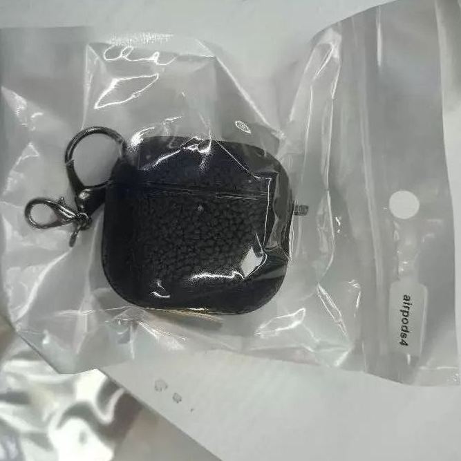 AirPods （1/2 ，pro，pro 2 , 3 , 4）generation earphone case