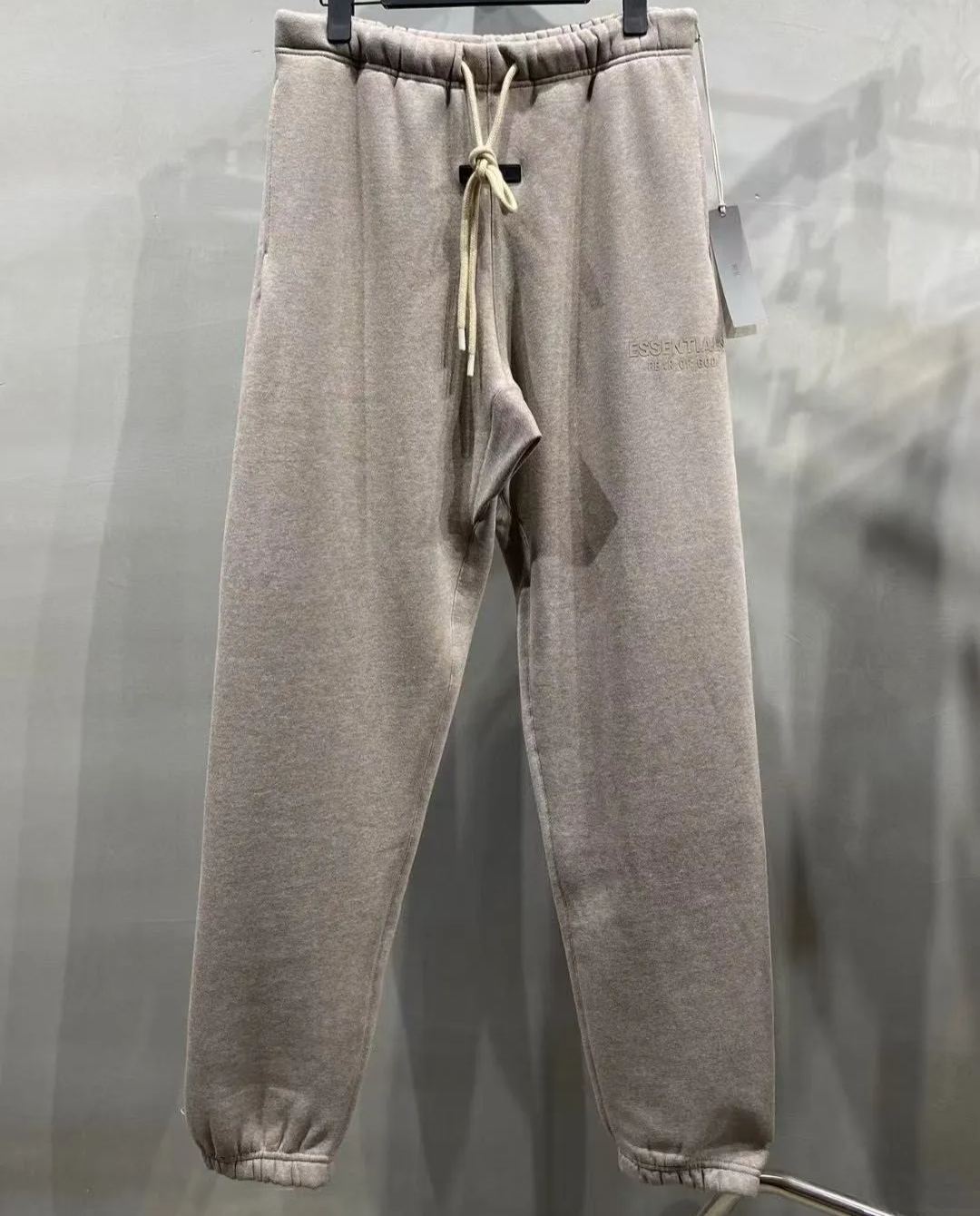 Fear of God Essentials Sweatpants（130SP232025F）