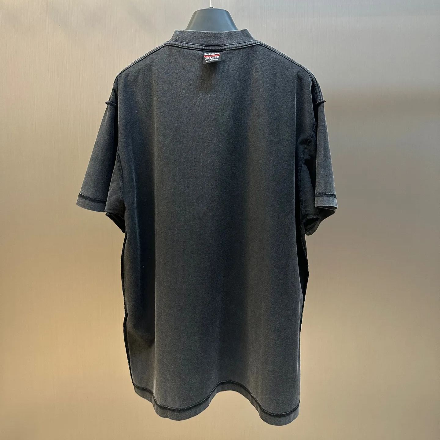 BALENCIAGA Men's Metalhead Inside Out Oversized T-shirt in Faded Black（787358TRVA61041）