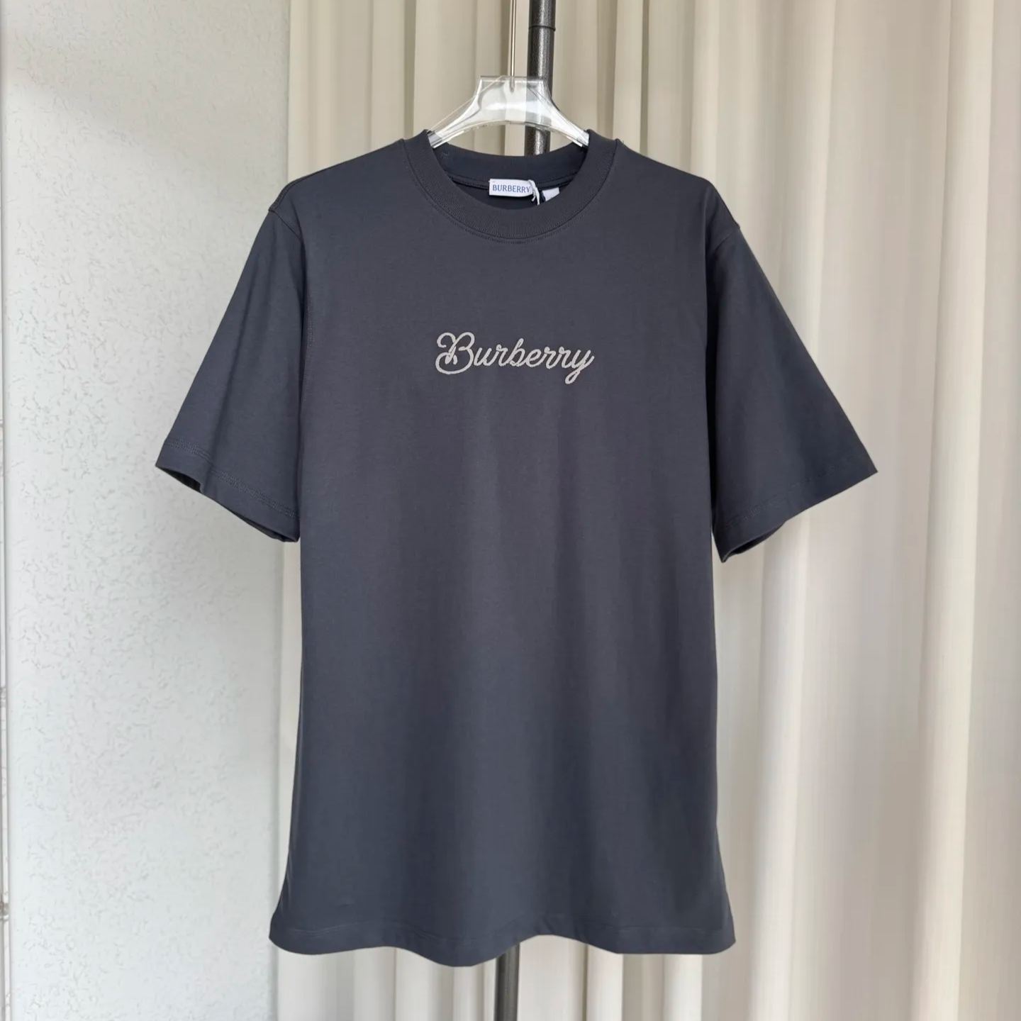 Burberry Surfer Knight Cotton T-shirt in Magnet（81062301）