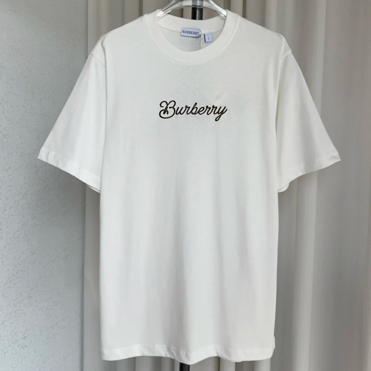 Burberry Surfer Knight Cotton T-shirt in Magnet（81062301）