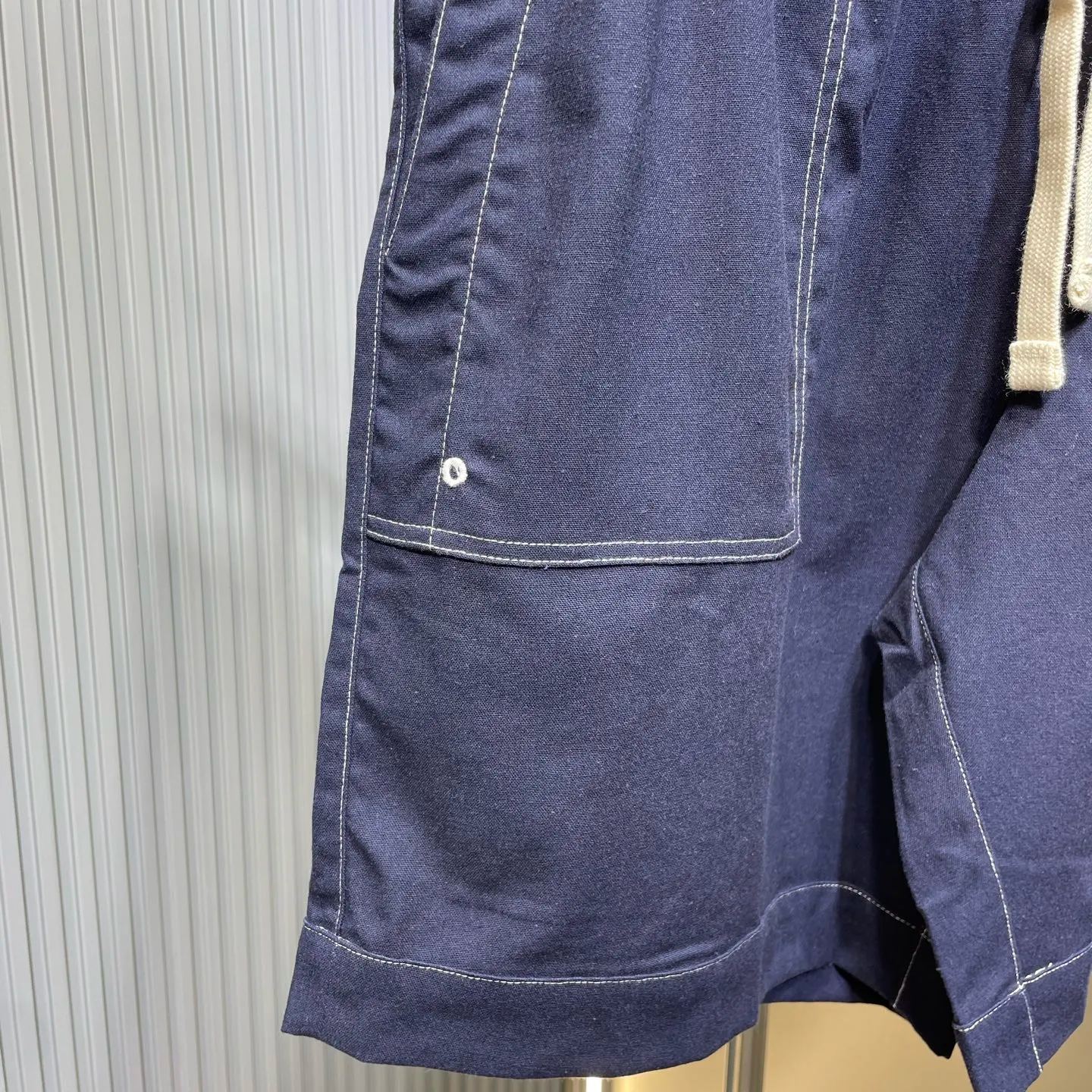 Givenchy linen Bermuda shorts（P00937096）