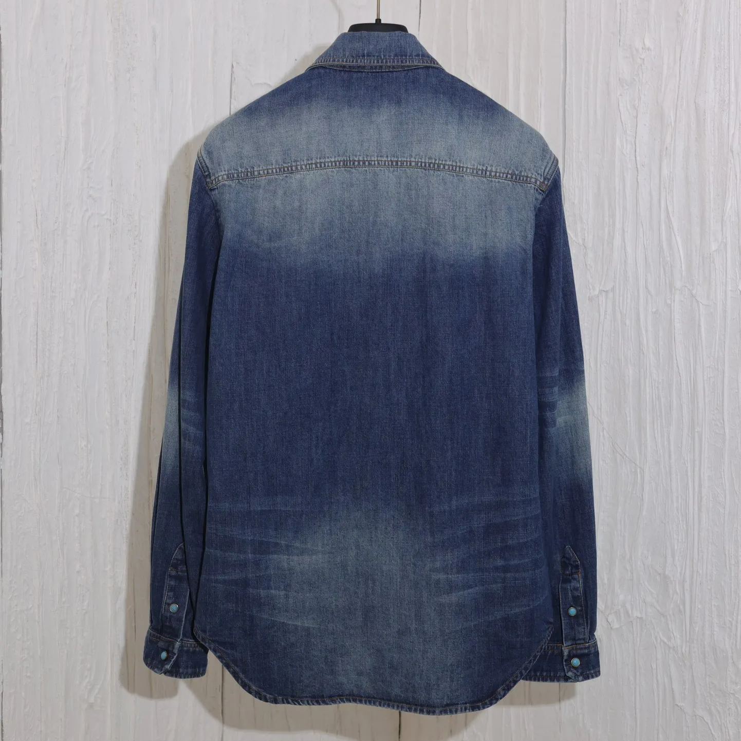 Louis Vuitton Denim Shirt with LV Mark and Studs Western (1AFXL5）