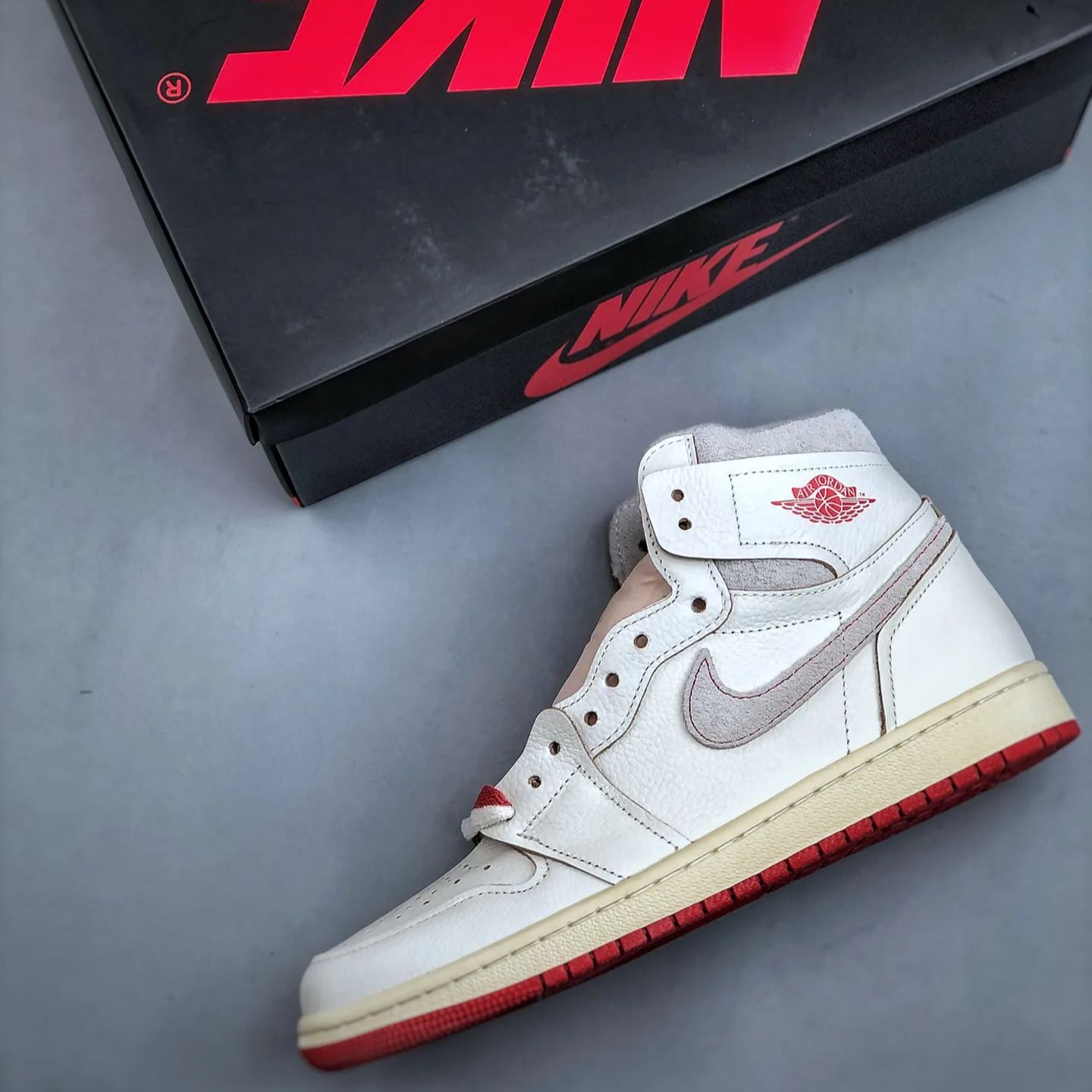 Nike Women's Air Jordan 1 Retro High OG "Sail/Light Bone/Cinnabar"（DB4612-100）
