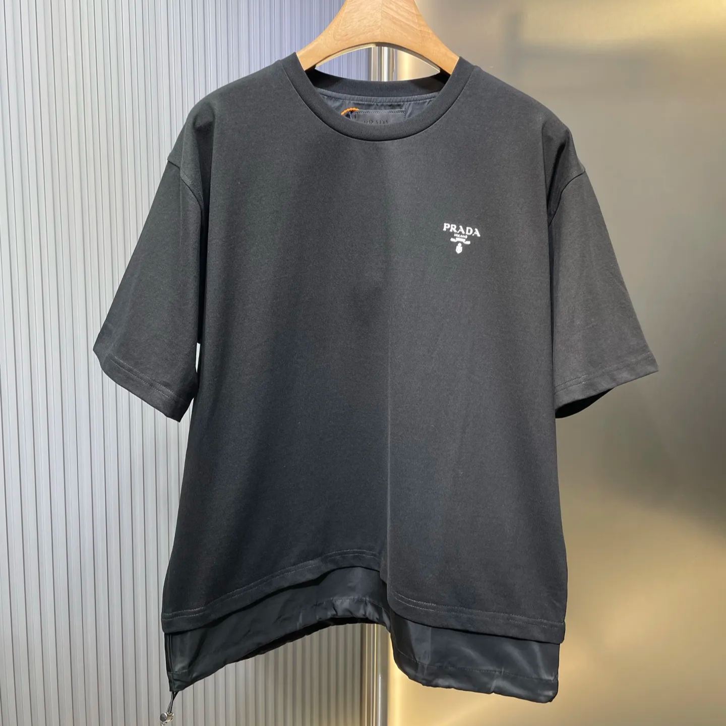 PRADA Crew neck short sleeve T-shirt（UJN742-10VP-F0806-S-202）
