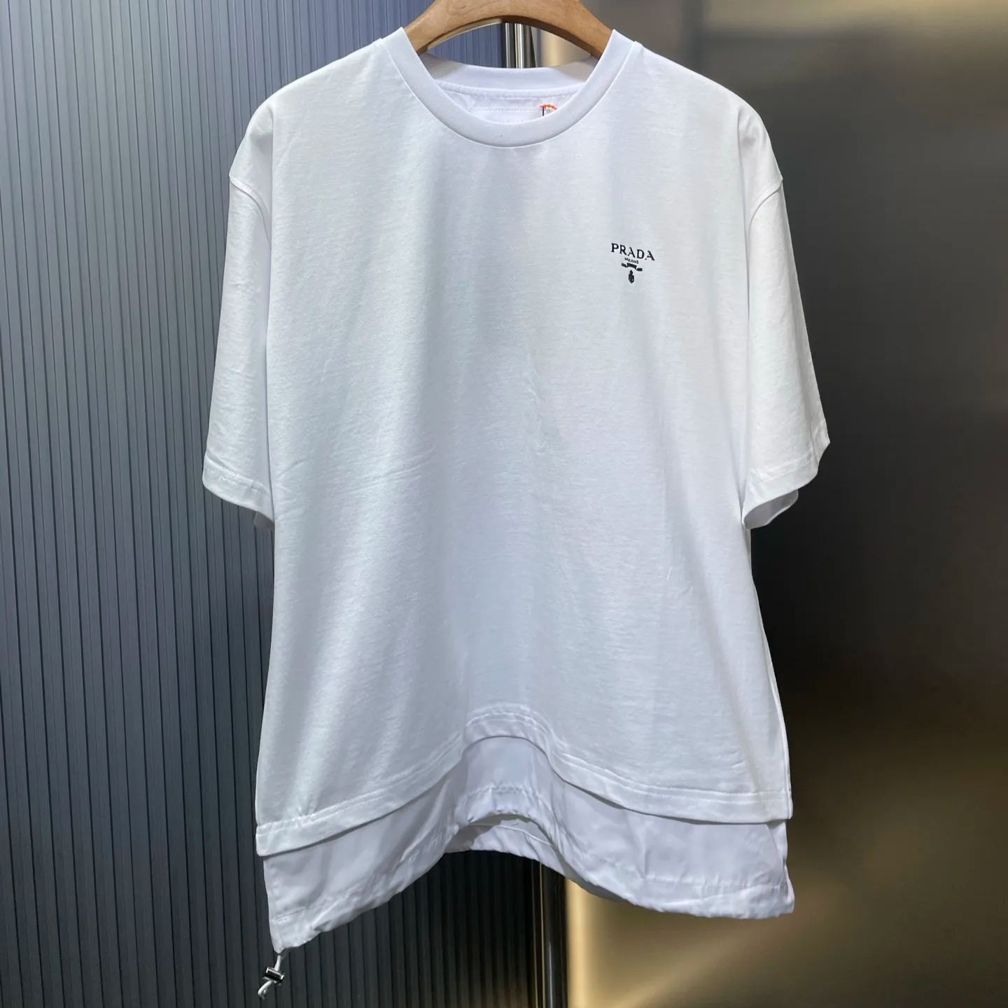 PRADA Crew neck short sleeve T-shirt（UJN742-10VP-F0806-S-202）