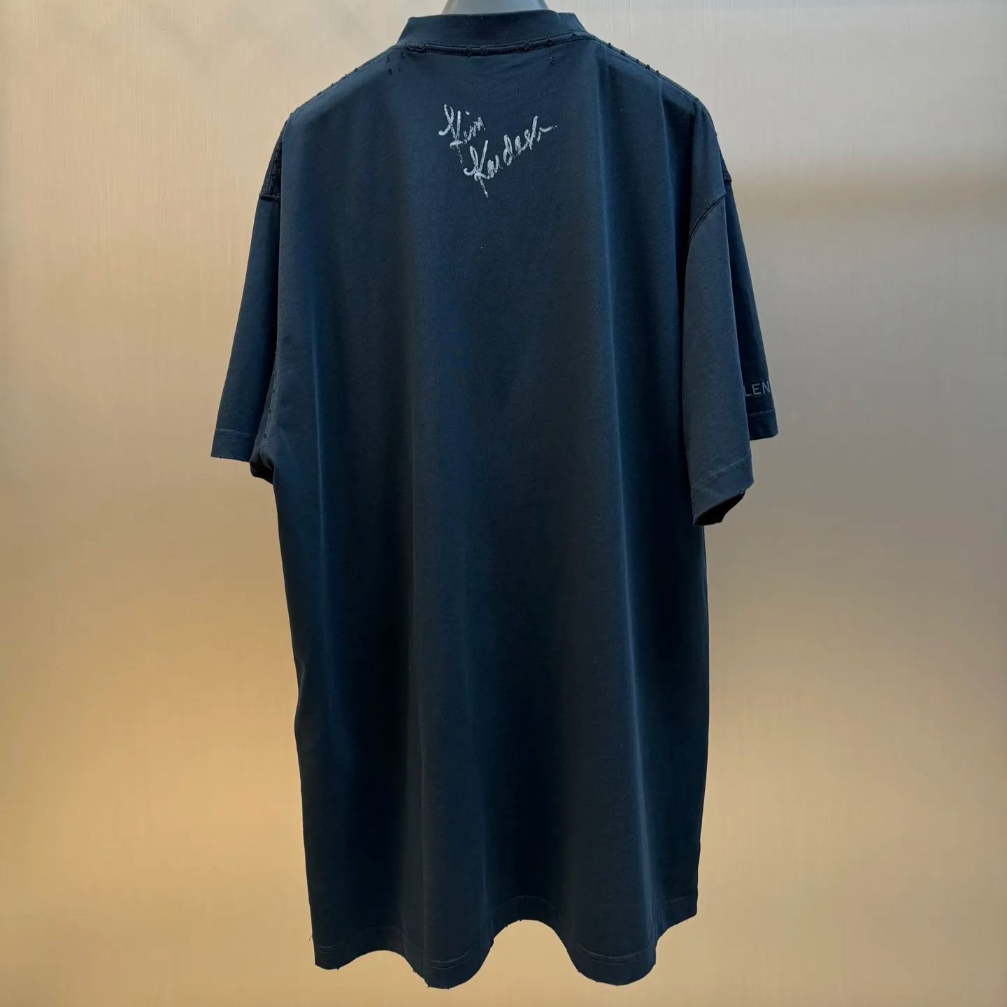 BALENCIAGA Kim K Oversized T-Shirt "Faded Black"（831305TSVJ81083）