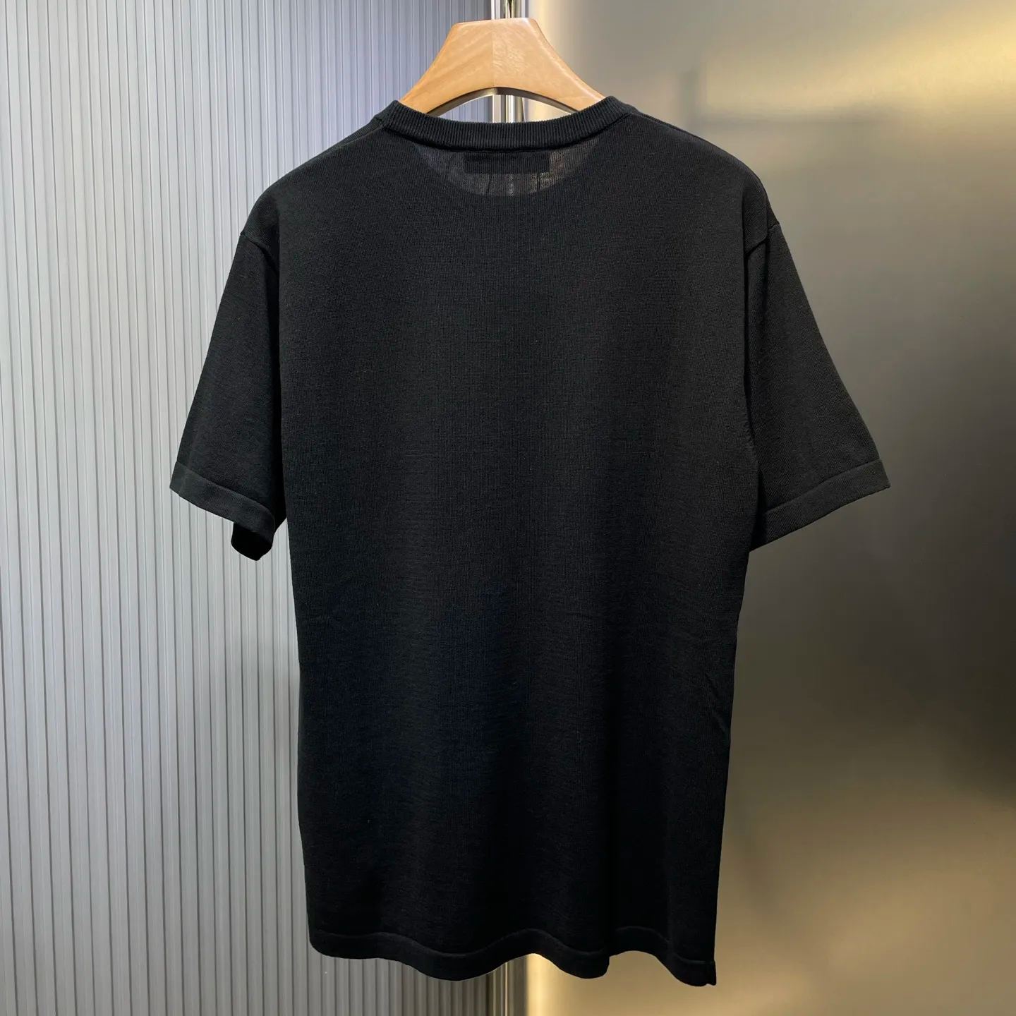 Louis Vuitton Cotton Crew Neck T-Shirt, Black Embroidered（1AFRJG）
