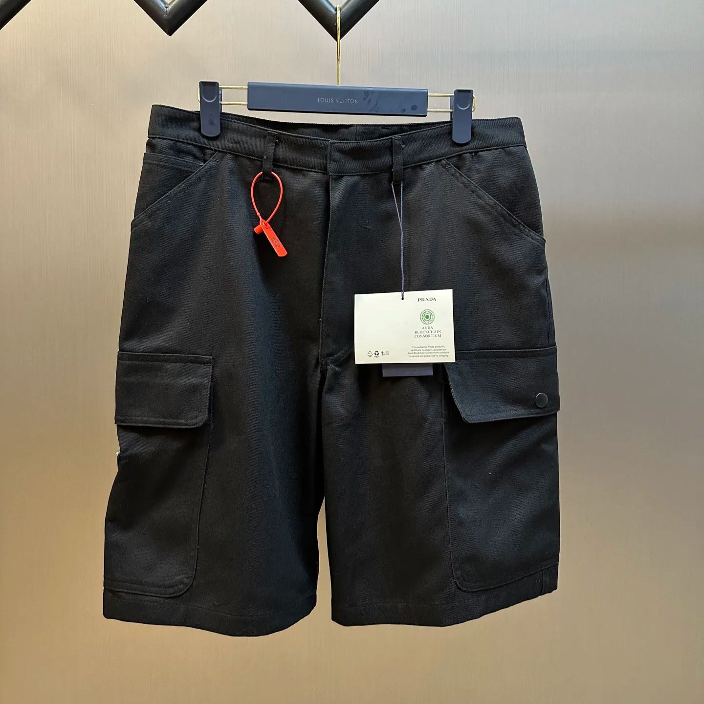 PRADA Black cotton cargo Bermuda shorts（SPH472-11BZ-F0002-S-OOO）