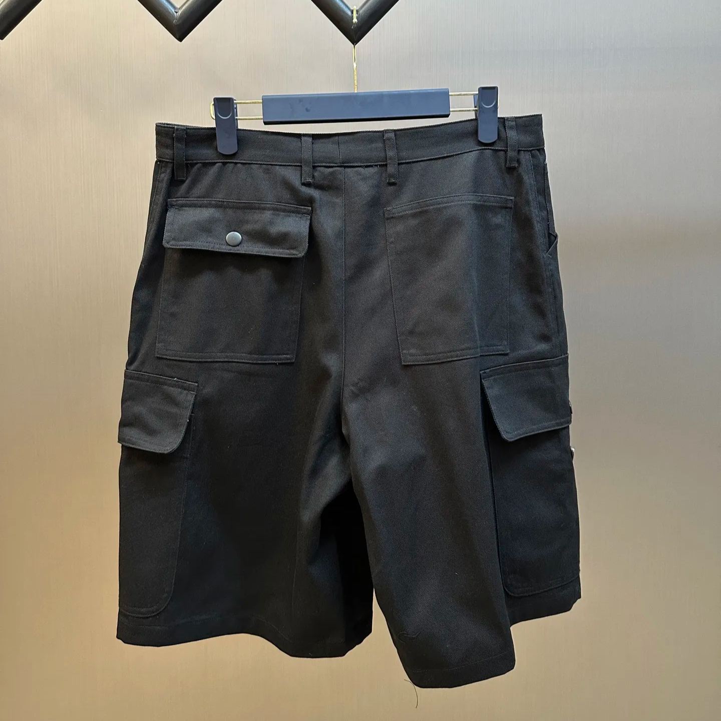 PRADA Black cotton cargo Bermuda shorts（SPH472-11BZ-F0002-S-OOO）