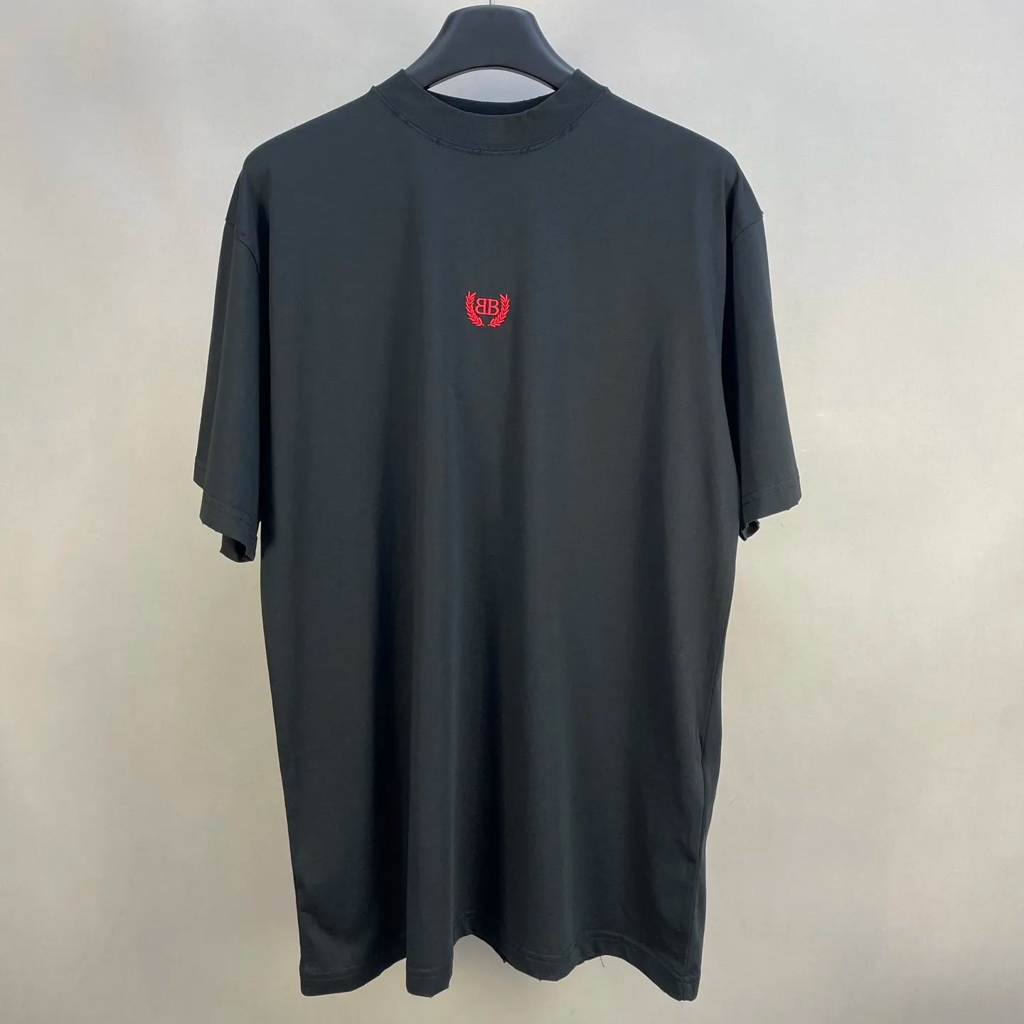 Balenciaga Men's Laurel Classic T-shirt（764235TSVC91041）