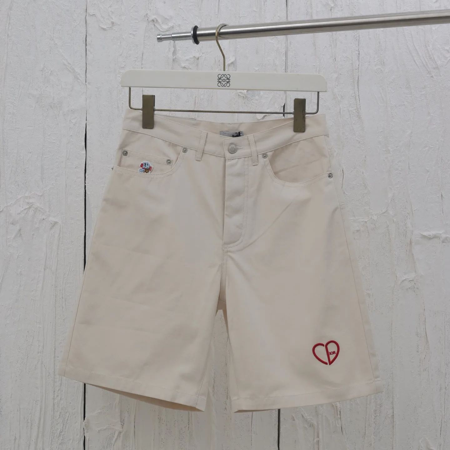 DIOR MEN White CD Heart Bermuda Shorts（313D008D384X-C883）