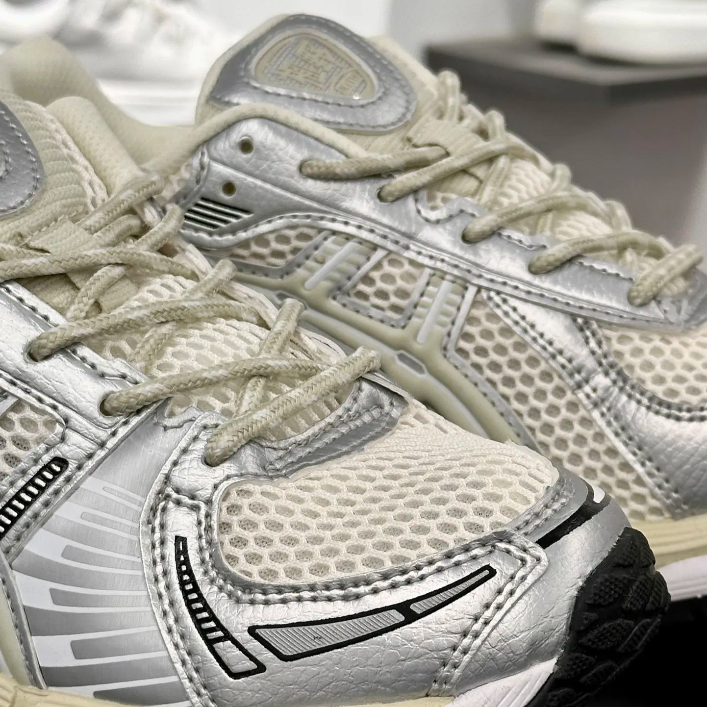 KITH Ronnie Fieg × Asics Gel-Kayano 12.1 "Cream/Pure Aqua"（1203A555-100）