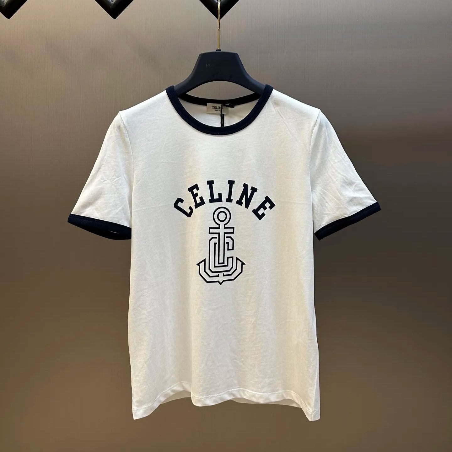 CELINE ANCHOR COTTON JERSEY 70S T-SHIRT (RX07I507Z-01MA）