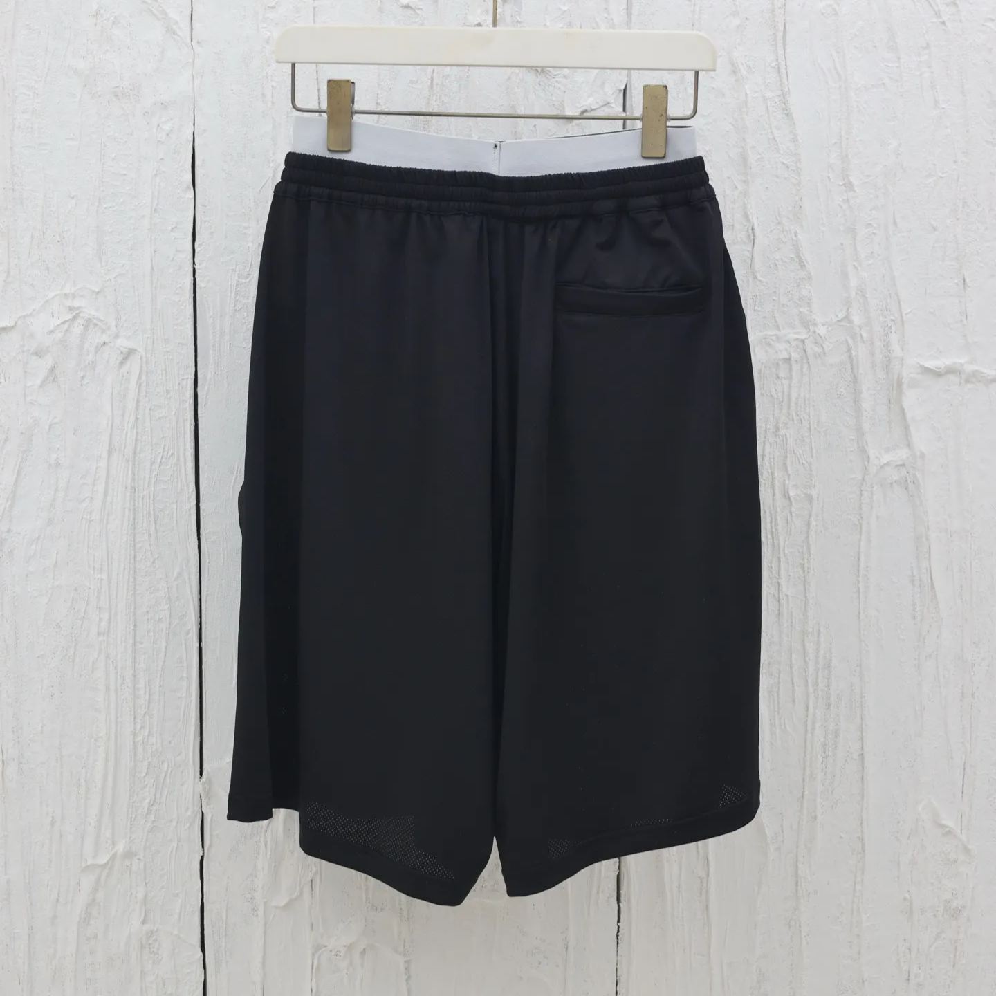 Balenciaga Shorts In Black（6983174C0B41000）