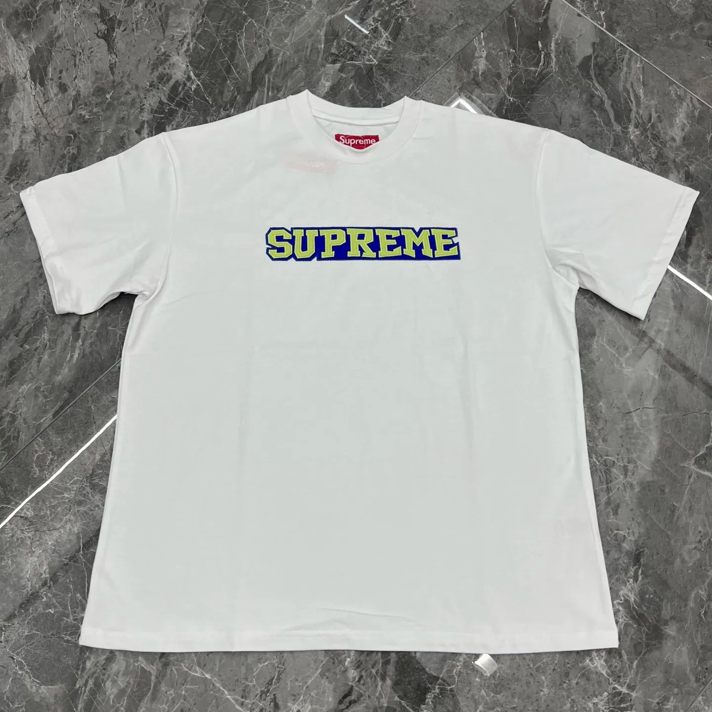 Supreme Satin Applique S/S Top "Black"（SUP-SS25-WEEK1-022）