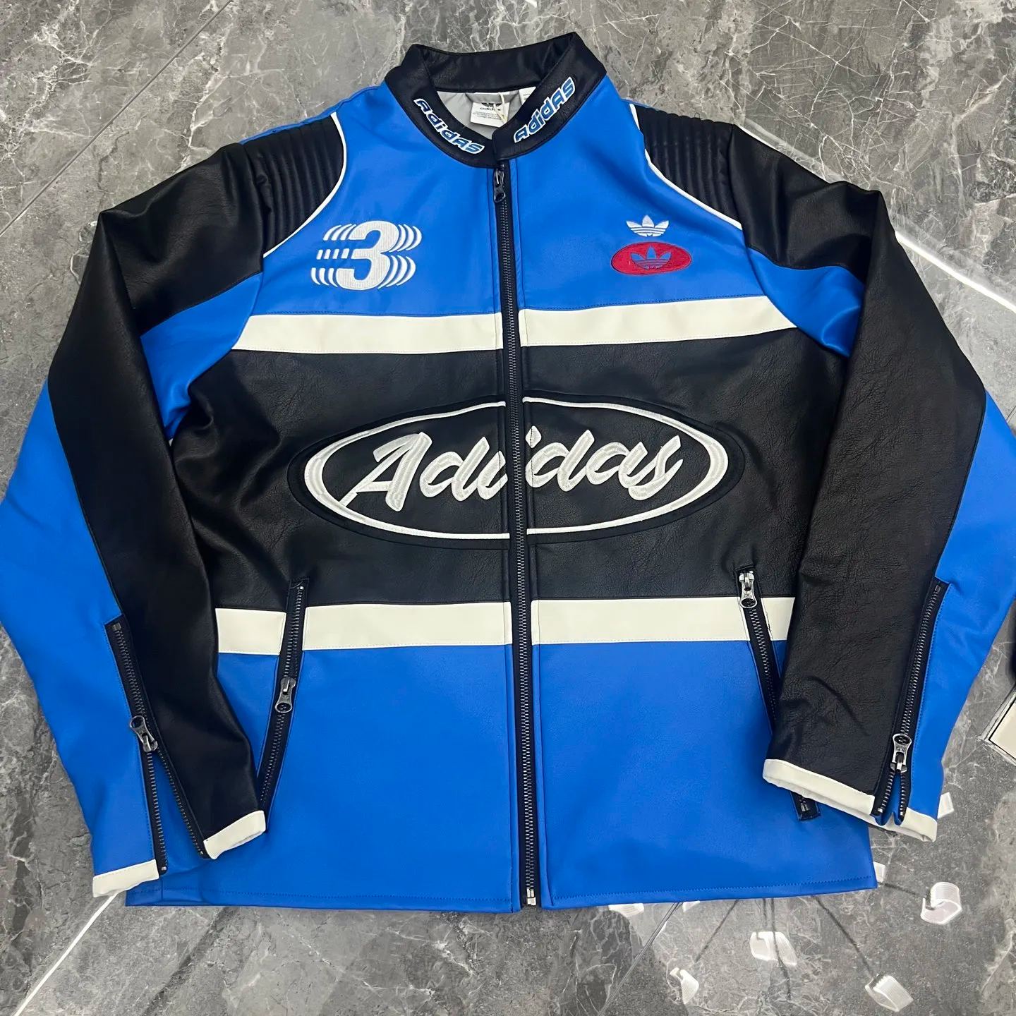 Adidas RACING V-DAY PLEATHER JACKET（JM8032）
