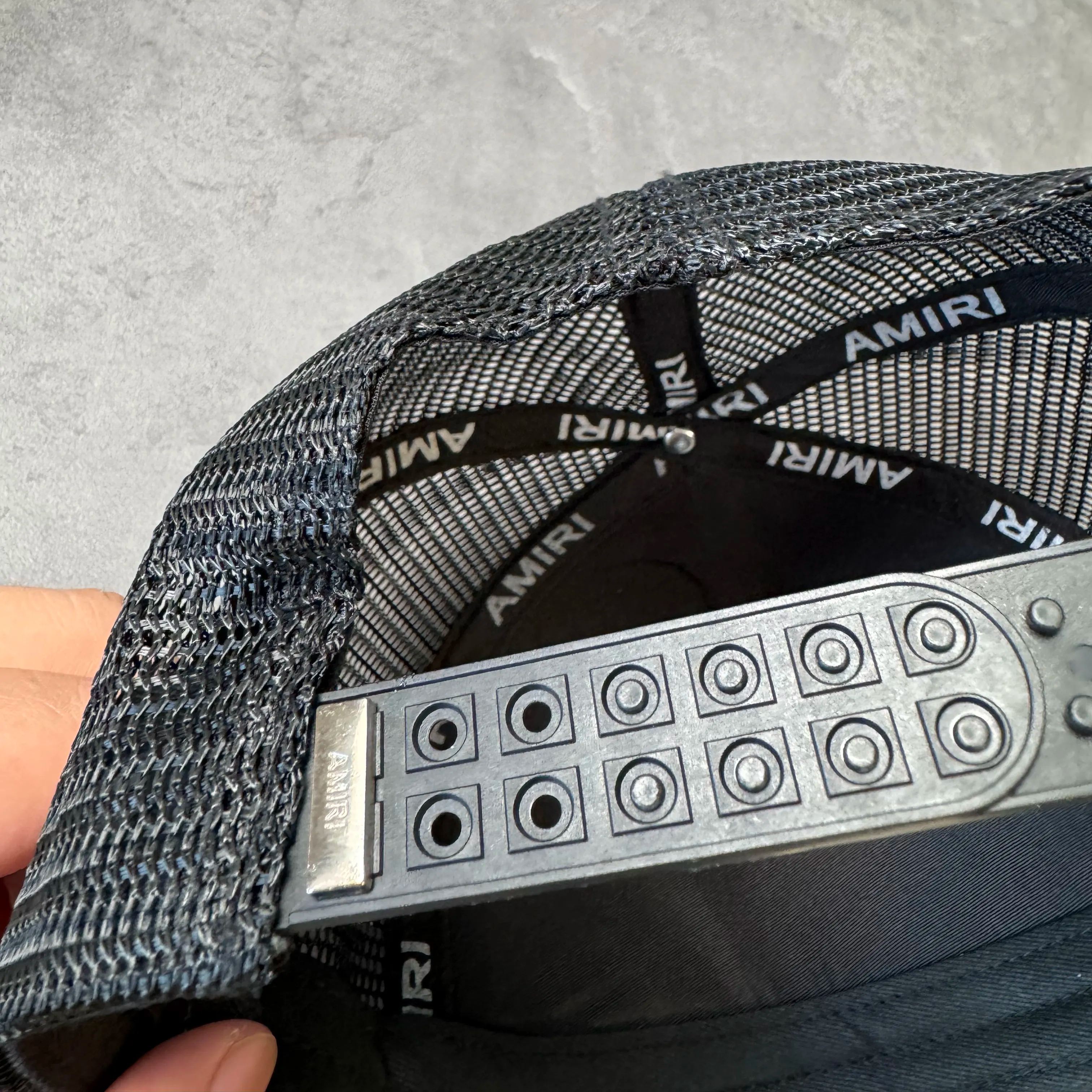 AMIRI Three Star Patch Hat（XMAH002BLACK）