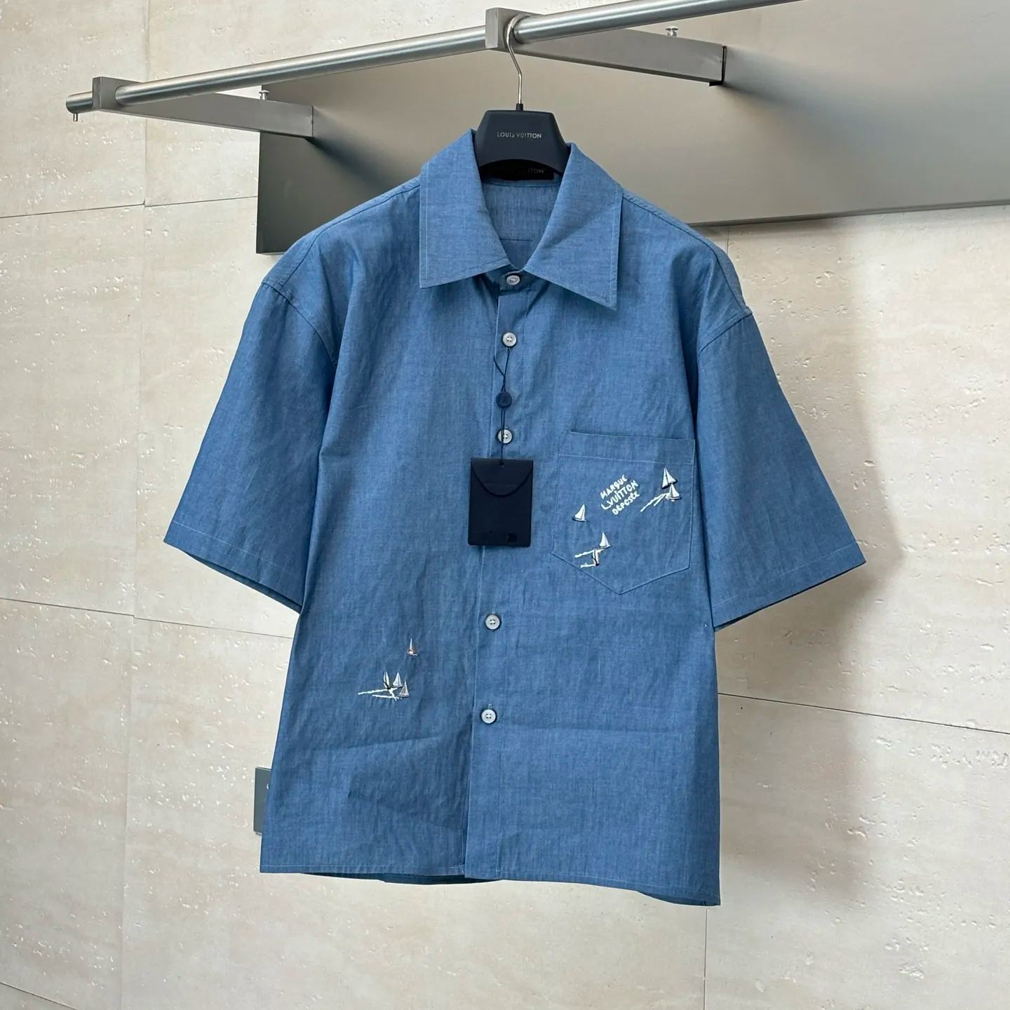 Louis Vuitton Embroidered Short Sleeve Yacht Shirt（1AHVW0）