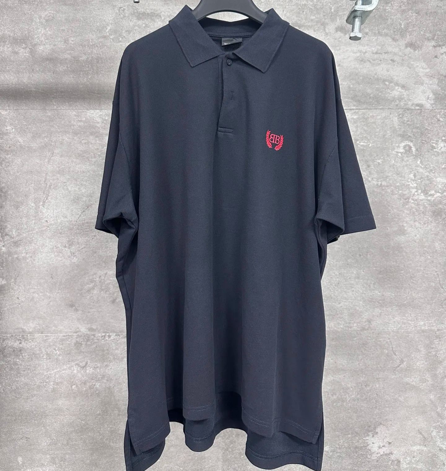 BALENCIAGA Men's Laurel Classic Short Sleeve Regular Polo "Faded Black"（828531TSVC71041）