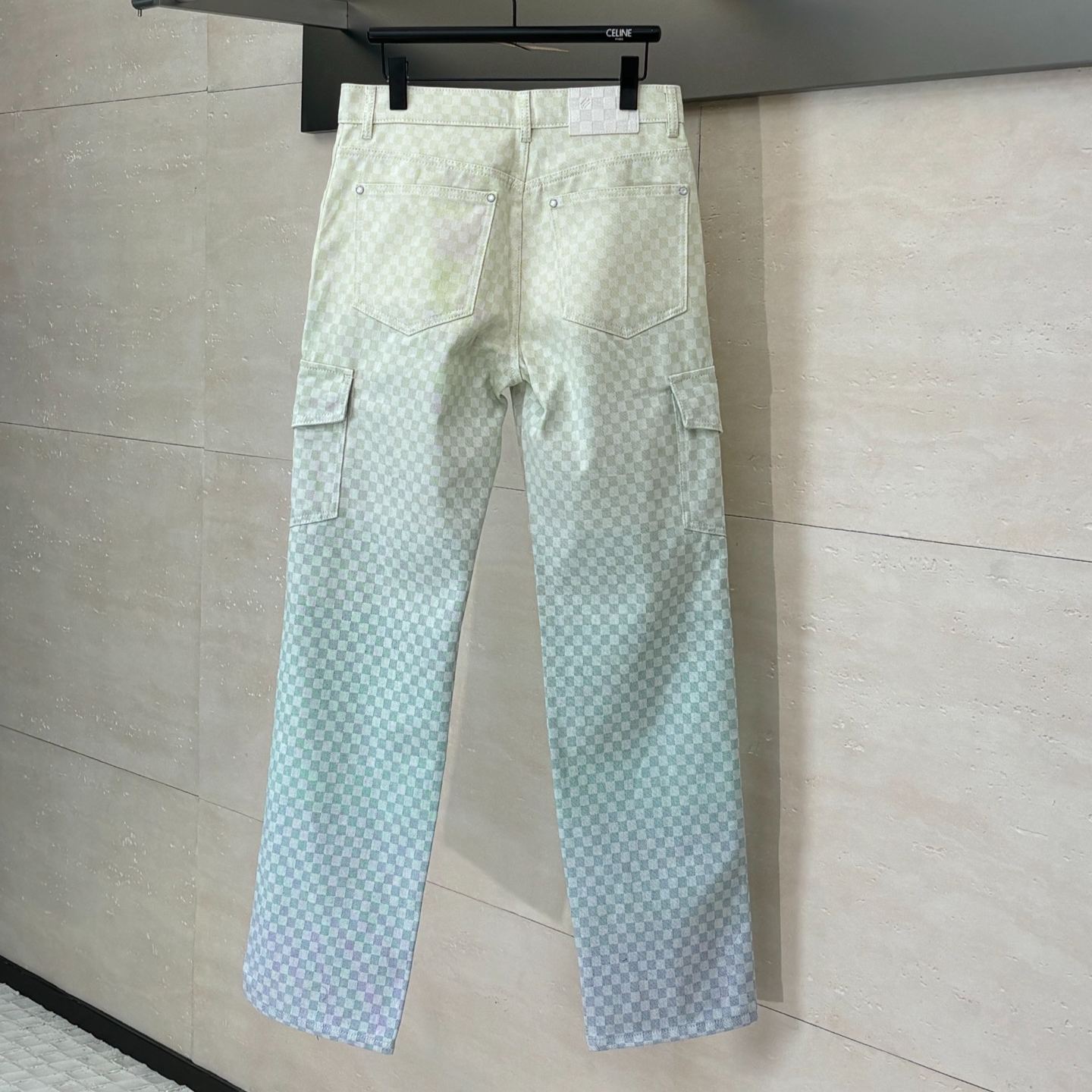 Louis Vuitton Men's Damier Gradient Jacquard Denim Cargo Pants "Multicolore"（1AGTHH）