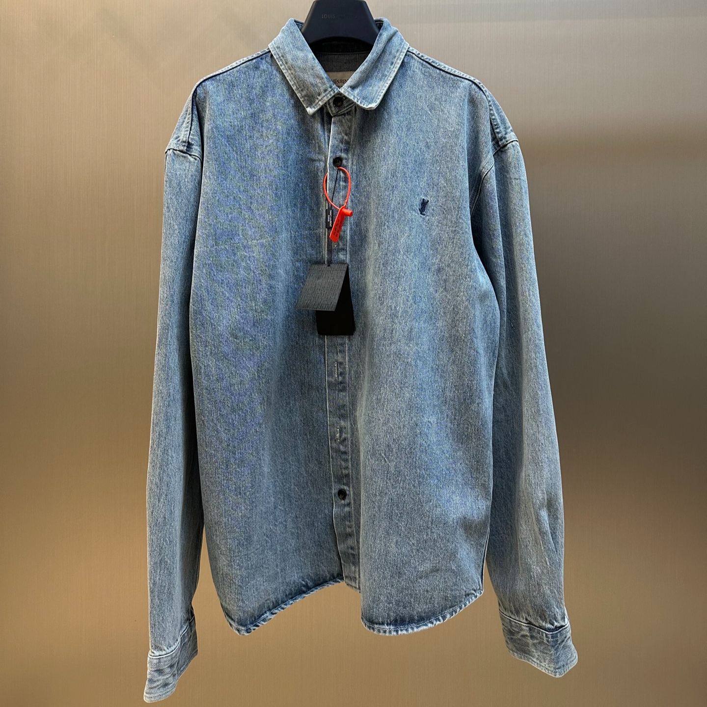 SAINT LAURENT Cassandre shirt in day blue denim（823437Y14MJ4248）