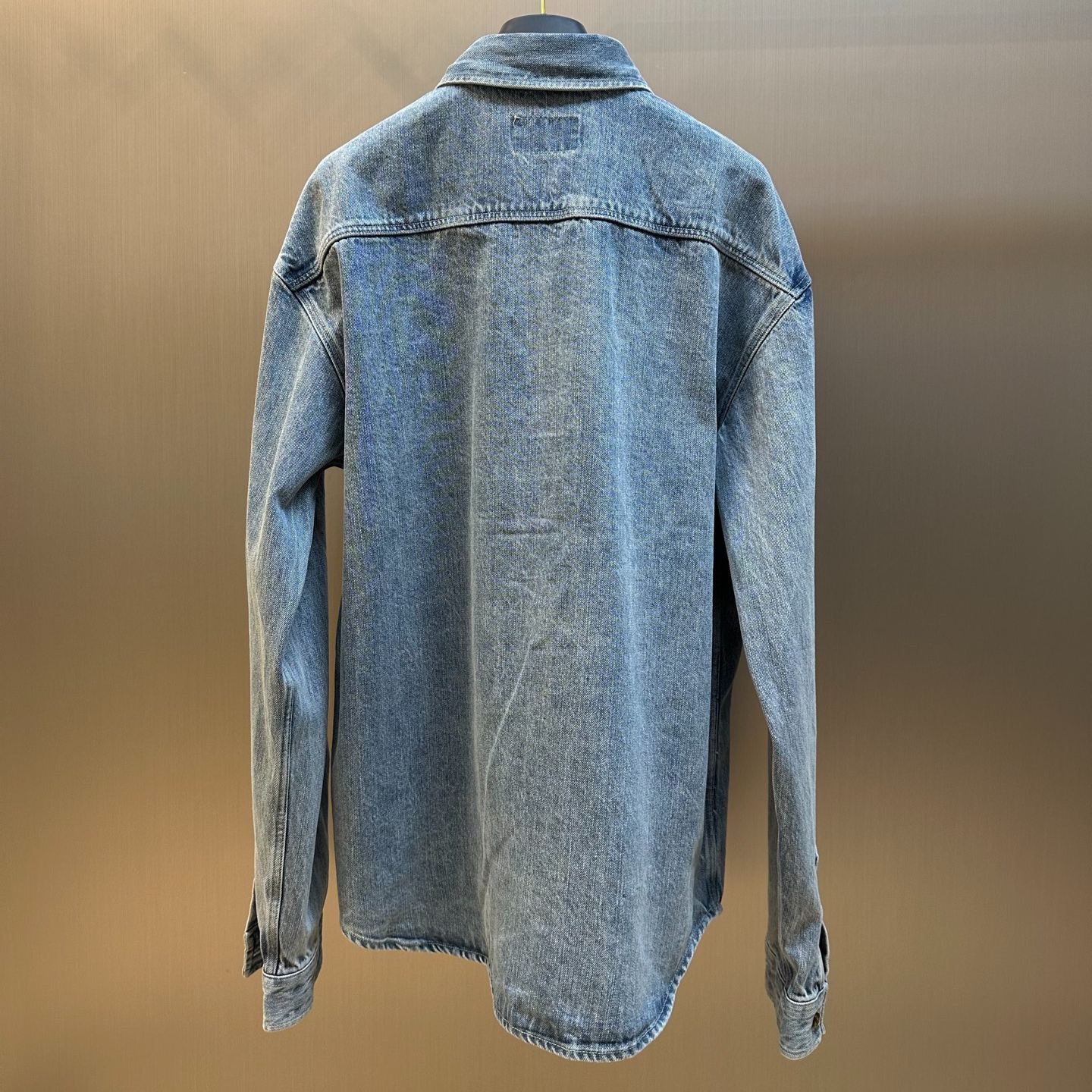 SAINT LAURENT Cassandre shirt in day blue denim（823437Y14MJ4248）