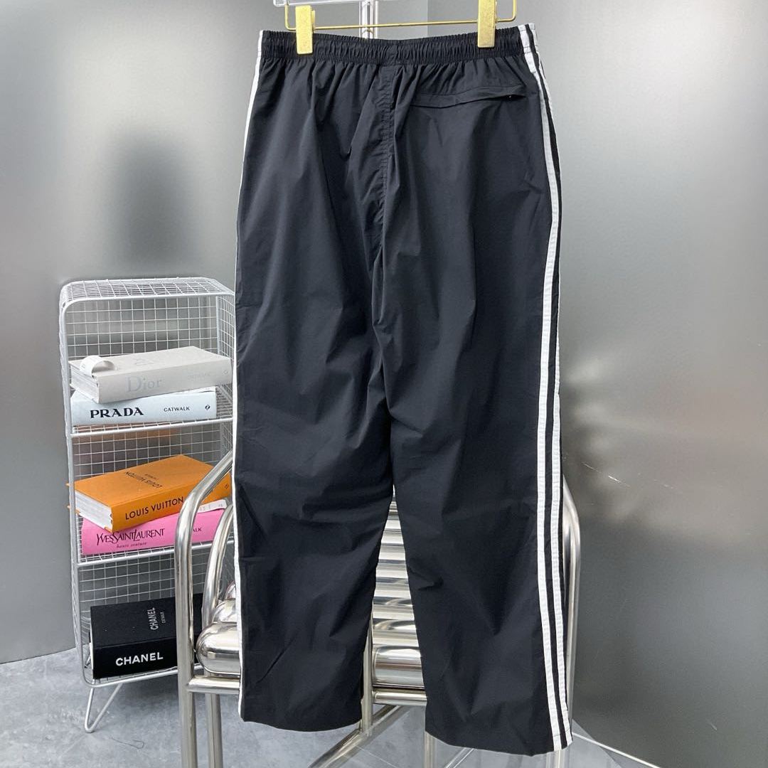 Balenciaga Sweatpants（IB5242）