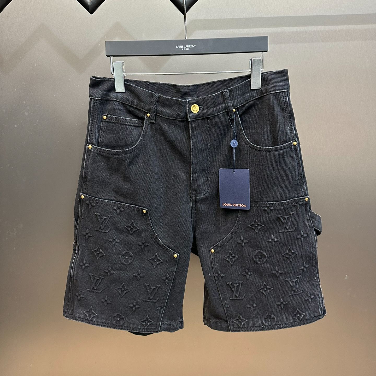 LOUIS VUITTON  Denim Workwear Shorts（1AFVAG）