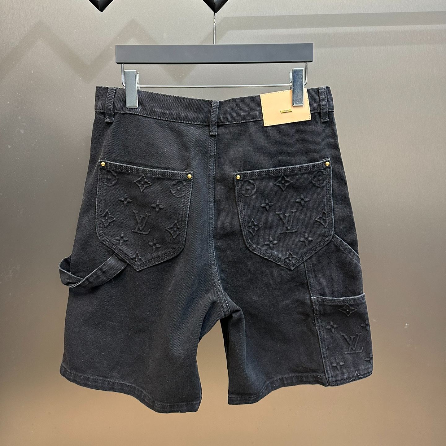 LOUIS VUITTON  Denim Workwear Shorts（1AFVAG）