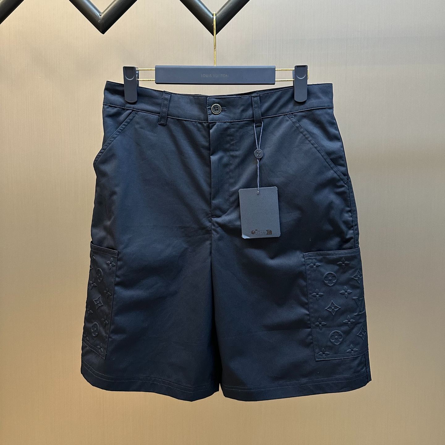 Louis Vuitton Cargo Pants Monogram (1AHVTI）