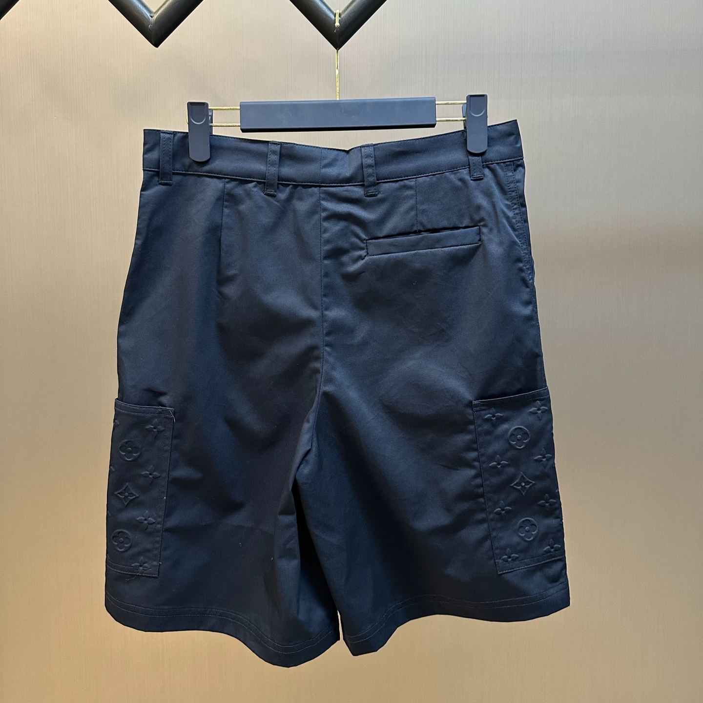 Louis Vuitton Cargo Pants Monogram (1AHVTI）