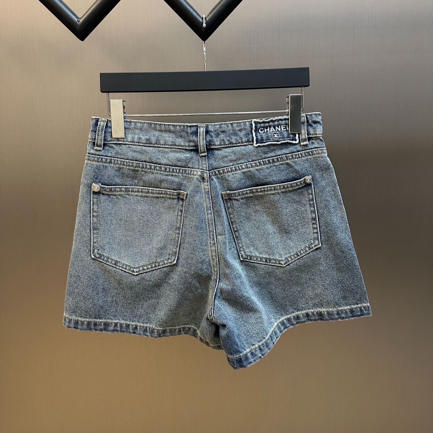 CHANEL Coco Beach 25 Shorts Denim Heart Blue（P78558-V71193-NADUF）